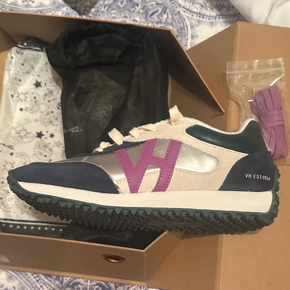 Vintage Havana Cosmic sneaker